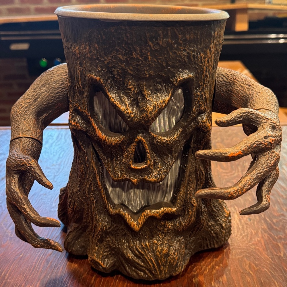 HALLOWEEN - Scary talking and moving treat bowl tree- WATCH VIDEO